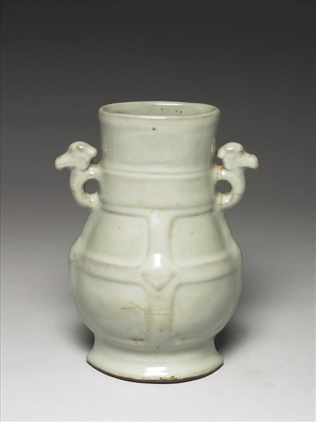 青瓷獸耳壺