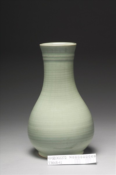 青瓷繩紋瓶
