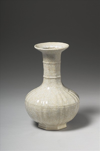 青瓷八方盤口長頸瓶