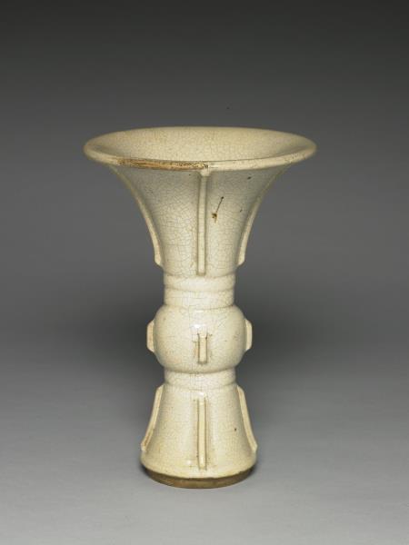 石灣窯 月白釉出戟觚