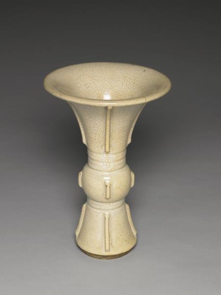 石灣窯 月白釉出戟觚