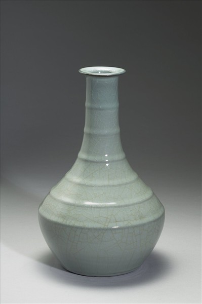 青瓷弦紋瓶