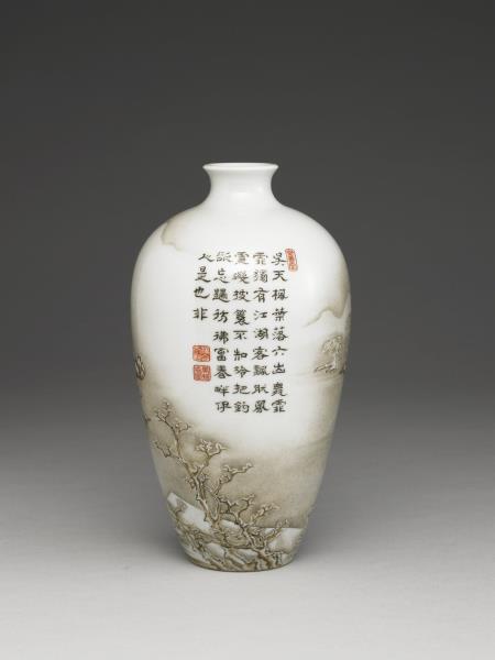 洋彩冬景山水梅瓶