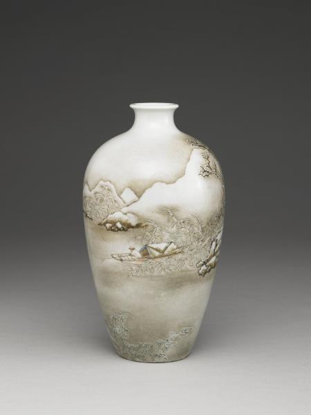 洋彩冬景山水梅瓶