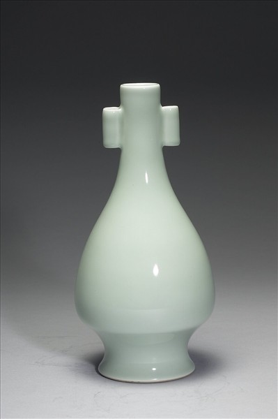 青瓷雙耳瓶