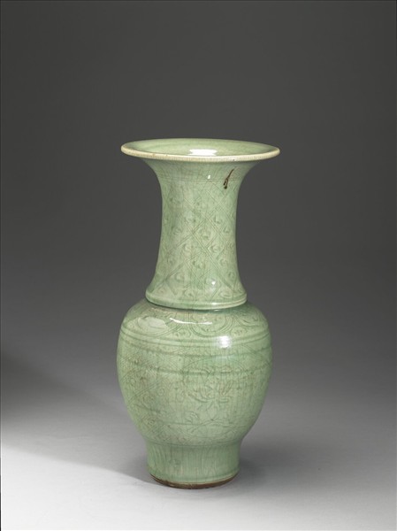 龍泉窯 青瓷劃花鳳尾瓶