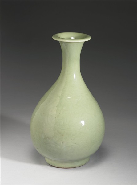 青瓷劃花花卉紋玉壺春瓶