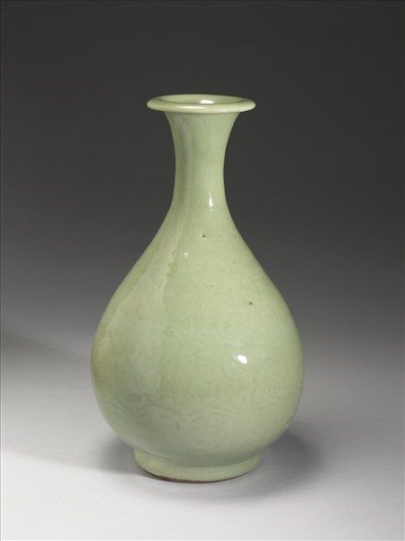 青瓷劃花花卉紋玉壺春瓶