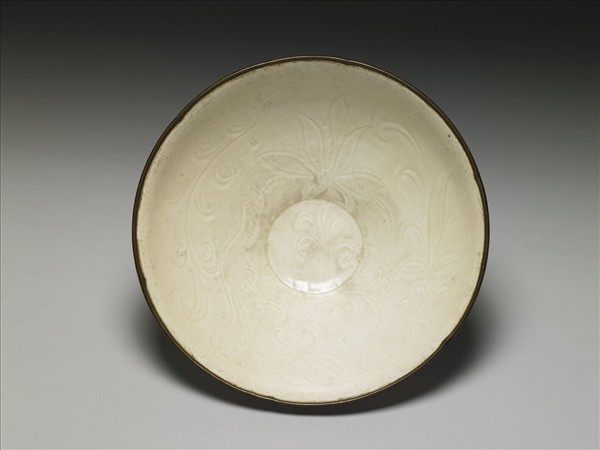 定窯 白瓷劃花蓮荷紋碗