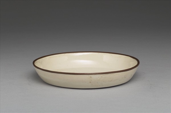 定窯 白瓷劃花蓮荷紋洗