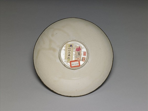 定窯 白瓷劃花蓮荷紋盤