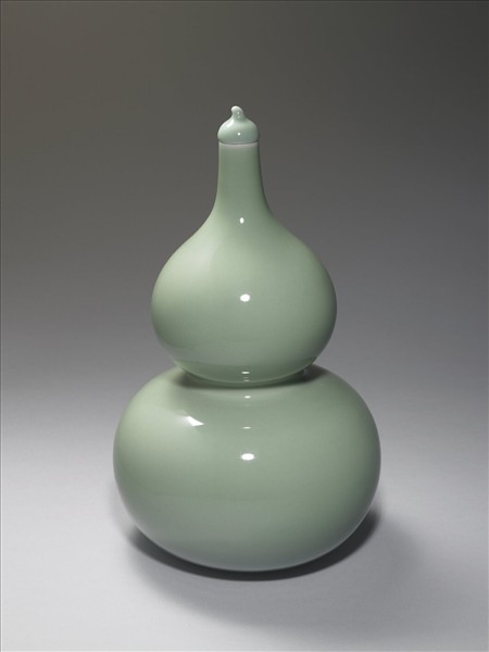 青瓷帶蓋葫蘆瓶