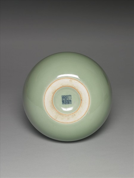 青瓷帶蓋葫蘆瓶