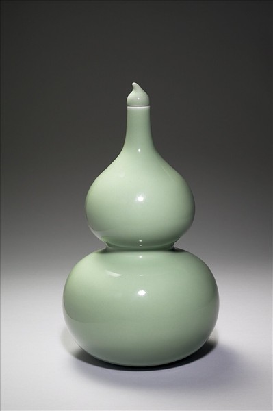 青瓷帶蓋葫蘆瓶