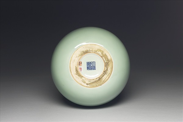 青瓷帶蓋葫蘆瓶