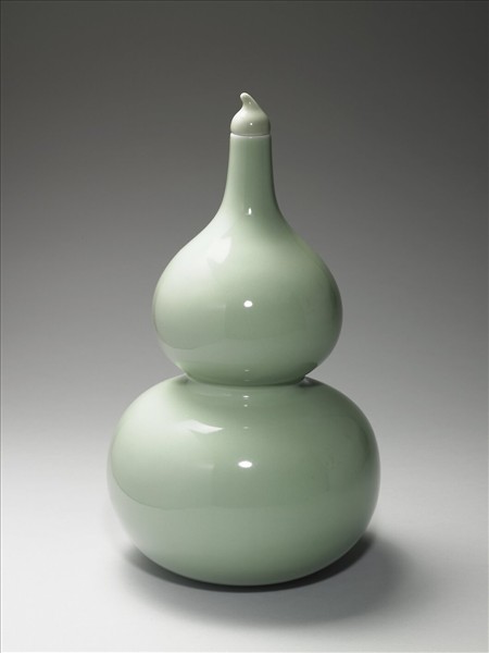 青瓷帶蓋葫蘆瓶