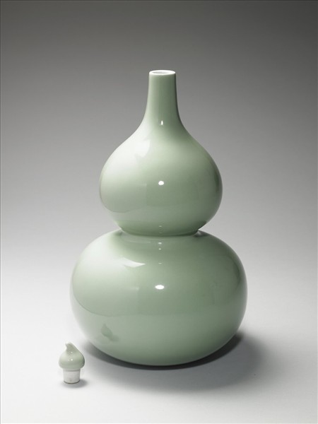 青瓷帶蓋葫蘆瓶