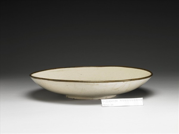 定窯白瓷印花雙魚紋盤- 故宮