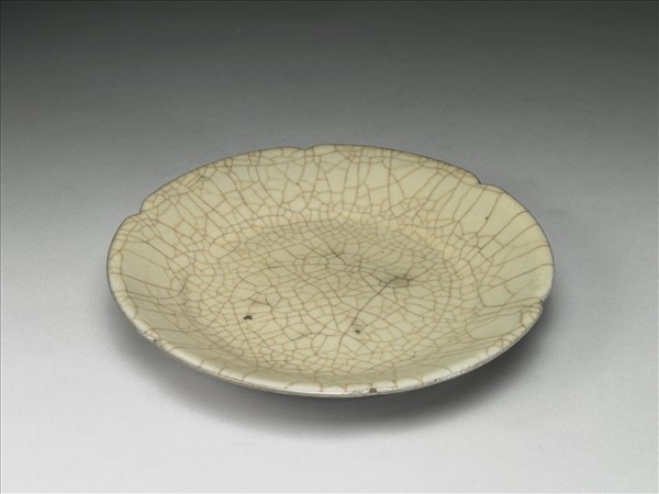 官窯 青瓷花口盤