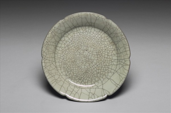 官窯 青瓷花口盤