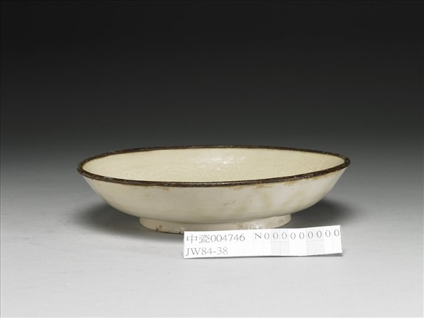 定窯 白瓷印花獅戲圖盤