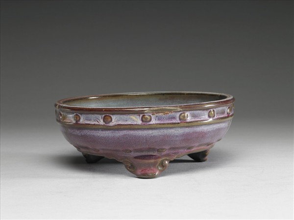 鈞窯 葡萄紫釉鼓釘洗