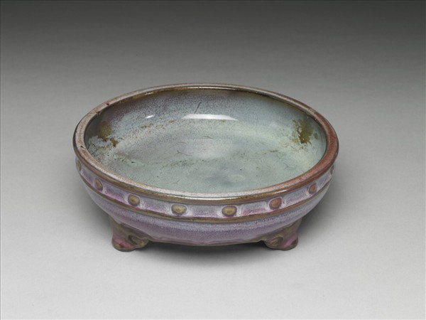 鈞窯 葡萄紫釉鼓釘洗