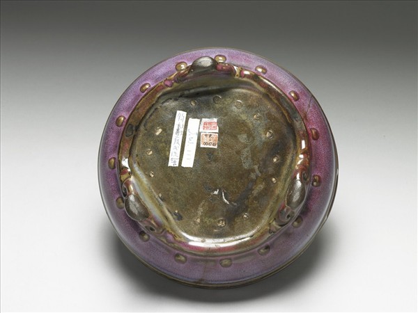 鈞窯 葡萄紫釉鼓釘洗