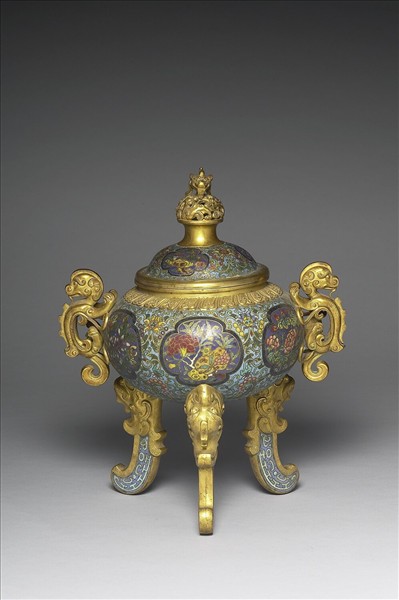 掐絲琺瑯三足爐