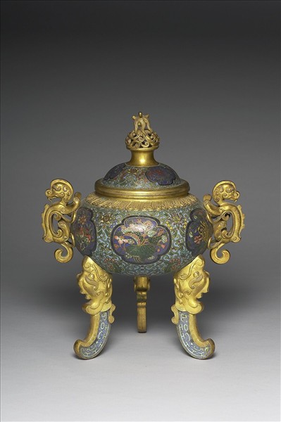 掐絲琺瑯三足爐