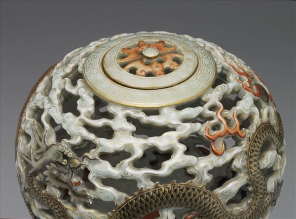 洋彩玲瓏轉旋冠架