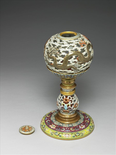 洋彩玲瓏轉旋冠架