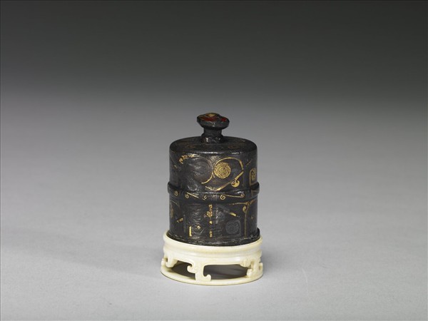 錯金銀車飾銅硯滴