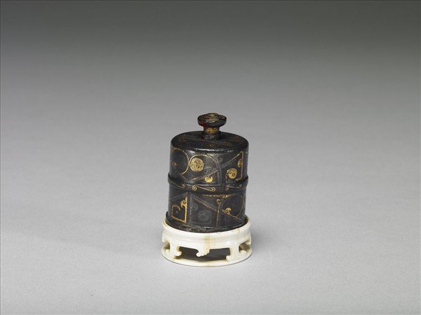 錯金銀車飾銅硯滴