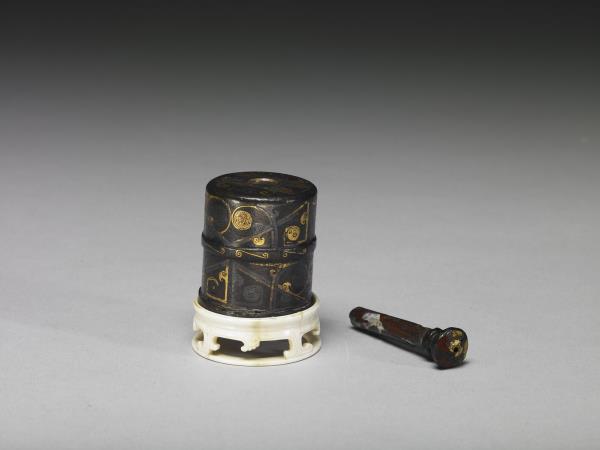 錯金銀車飾銅硯滴- 故宮