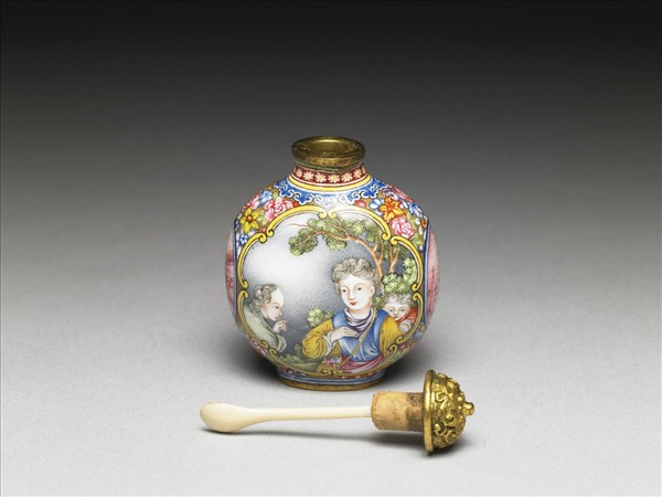 銅胎畫琺瑯西洋母子圖鼻煙壺