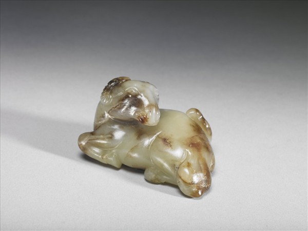 玉褐班回首臥羊