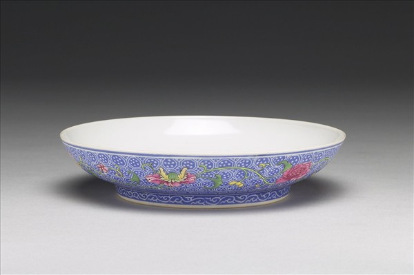 琺瑯彩藍錦地瓜瓞紋碟