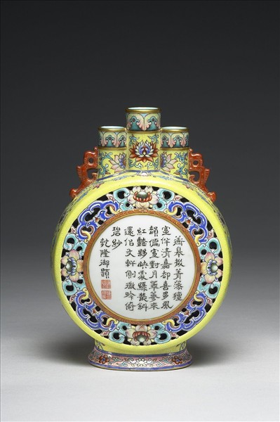 洋彩黃錦地玲瓏詩意轎瓶