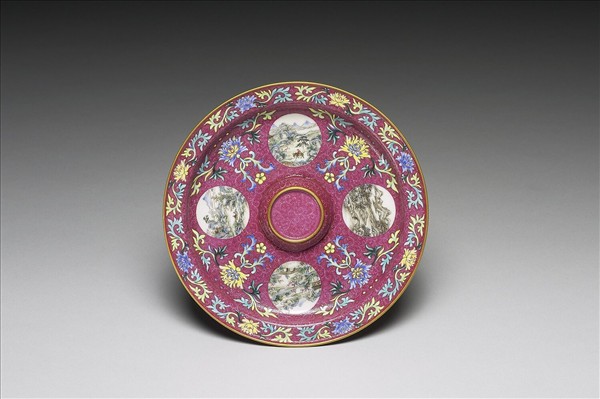 琺瑯彩紅錦地開光山水圖托盤