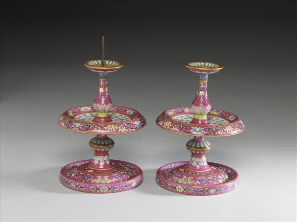 洋彩紅錦地詩意燭台