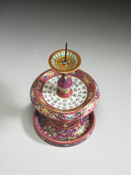 洋彩紅錦地詩意燭台