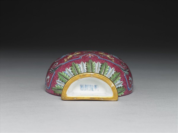 洋彩紅錦地雙耳轎瓶