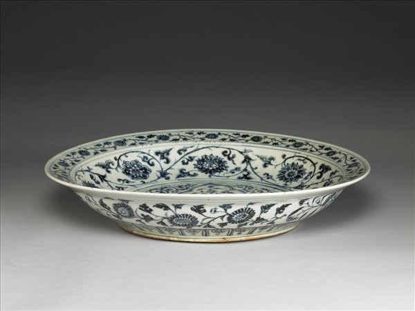 青花花卉紋盤