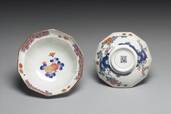 青花五彩花卉紋十方蓋碗