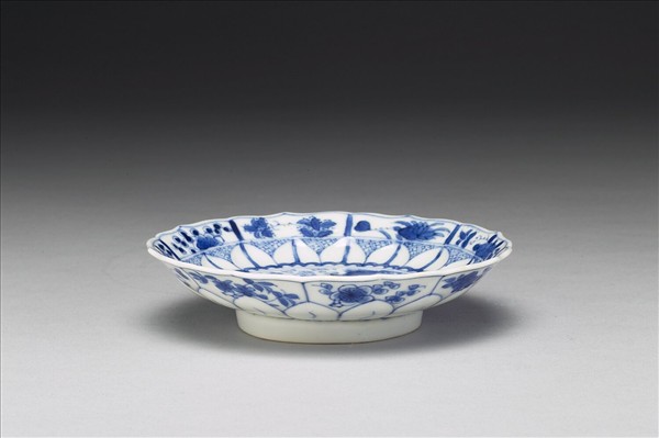 青花龍紋花口碟