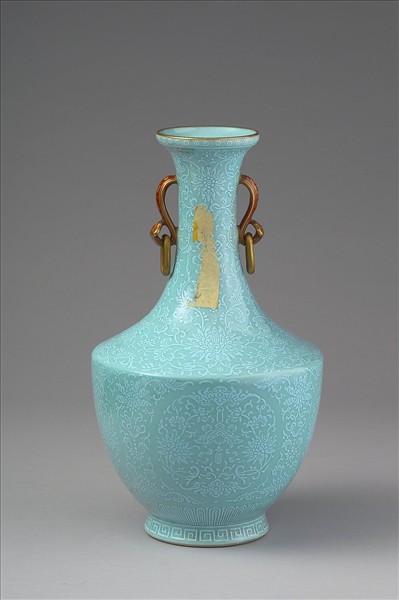 松石釉番蓮紋如意耳活環瓶