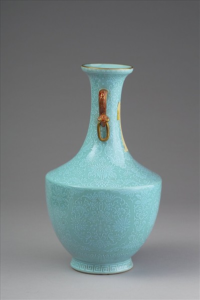 松石釉番蓮紋如意耳活環瓶