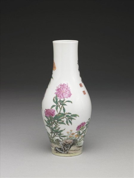 琺瑯彩錦堂富貴圖橄欖瓶