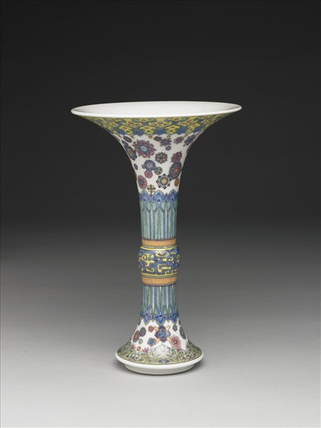 琺瑯彩蕉葉繡球花紋觚